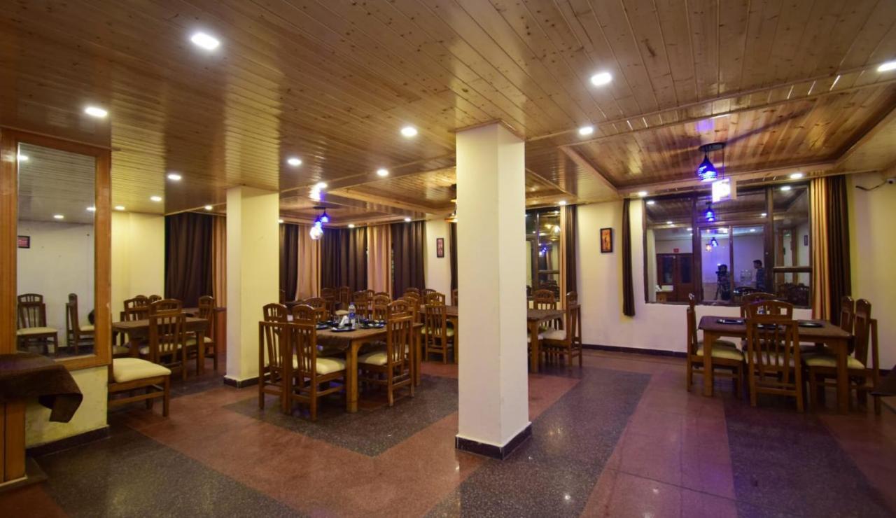 Manali Holiday Lnn - Gym, Spa, Dj Night, Pool Exteriör bild