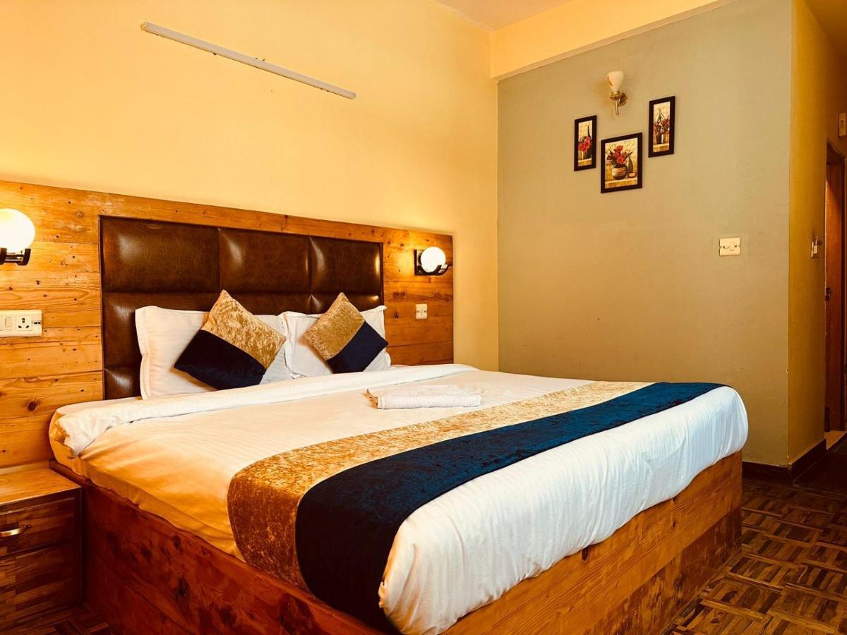 Manali Holiday Lnn - Gym, Spa, Dj Night, Pool Exteriör bild