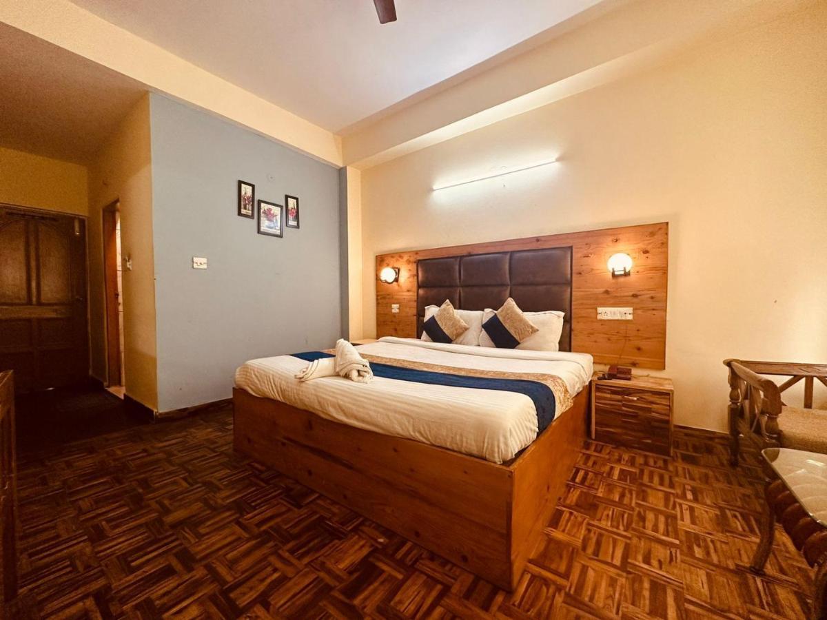 Manali Holiday Lnn - Gym, Spa, Dj Night, Pool Exteriör bild