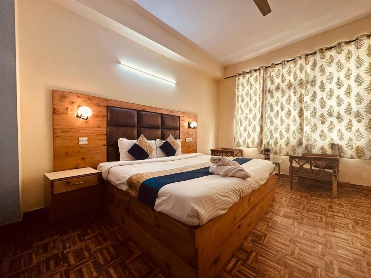 Manali Holiday Lnn - Gym, Spa, Dj Night, Pool Exteriör bild